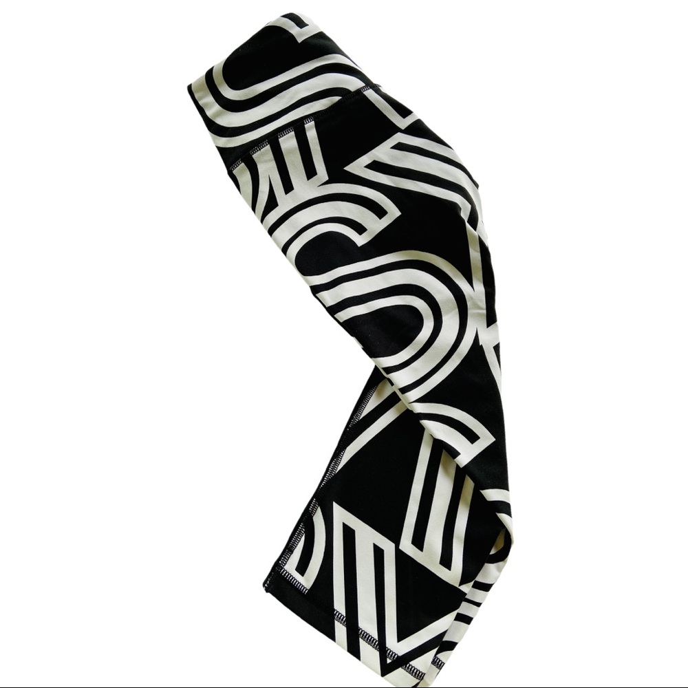 Victoria's Secret VSX Sport Crop Leggings